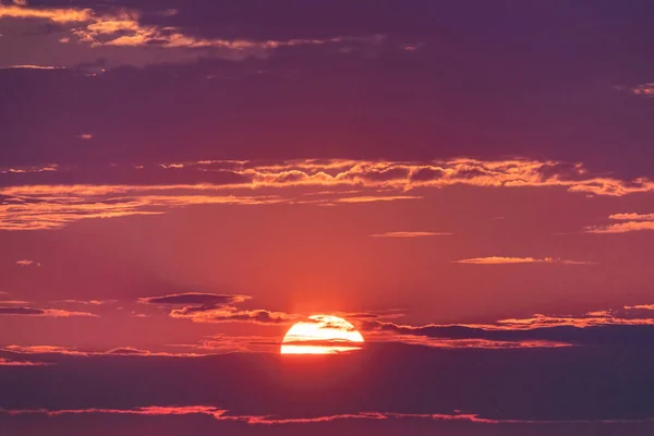 Grande Sol Lindo Pôr Sol Bom Tempo Céu Com Tons — Fotografia de Stock