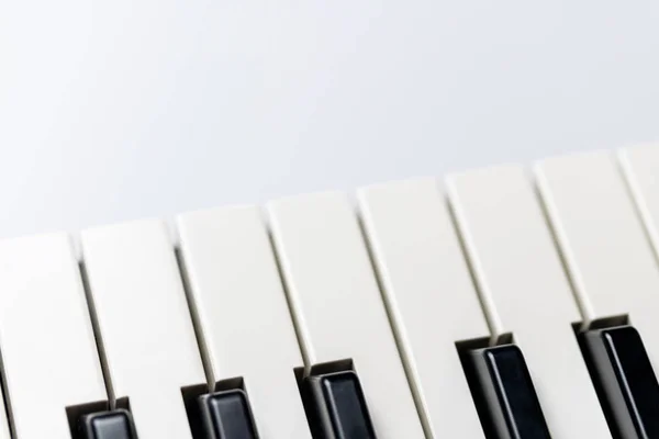 Zongora billentyűk a másolási tér, elszigetelt. Zongora vagy szintetizátor keybo — Stock Fotó