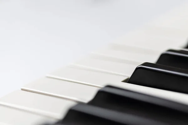 Klávesy pro klavír s prostorem pro kopírování, izolované. Klavír nebo syntetizér — Stock fotografie