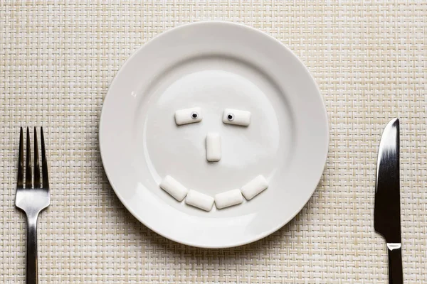 Kauwgom vormige grappig gezicht. Mondhygiëne en Bescherm tanden FR — Stockfoto