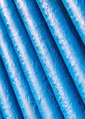 Bir sürü eski mavi boru. Farklı endüstri yollarında kullanılan boru hattı: g