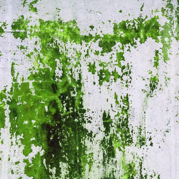 Antiguo muro de hormigón manchado con pintura verde. Textura de diseño para h —  Fotos de Stock