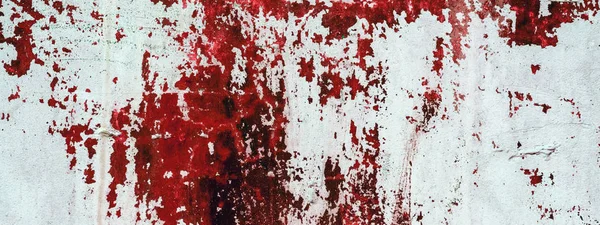 Antiguo muro de hormigón blanco manchado con pintura roja. Diseño textura f — Foto de Stock