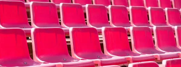 Stadion zetels, rode kleur. Voetbal of honkbalstadion t — Stockfoto