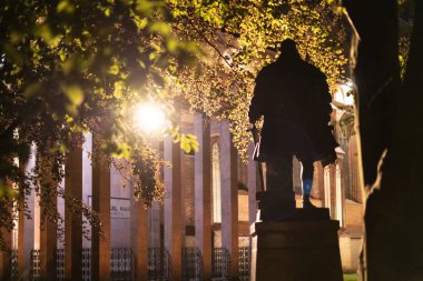 Dük Albrecht ve Immanuel Kant'ın mezarı. Alman filozof için anıt. Kaliningrad, Koenigsberg, Rusya Federasyonu.