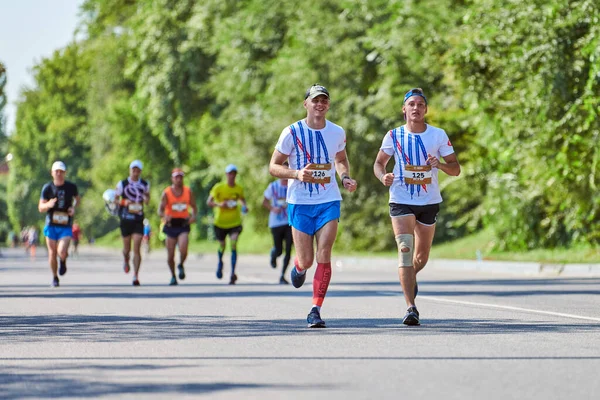 Воронеж Росія 2019 Марафонські Бігуни Міській Дорозі Конкуренція Копіювання Простору — стокове фото