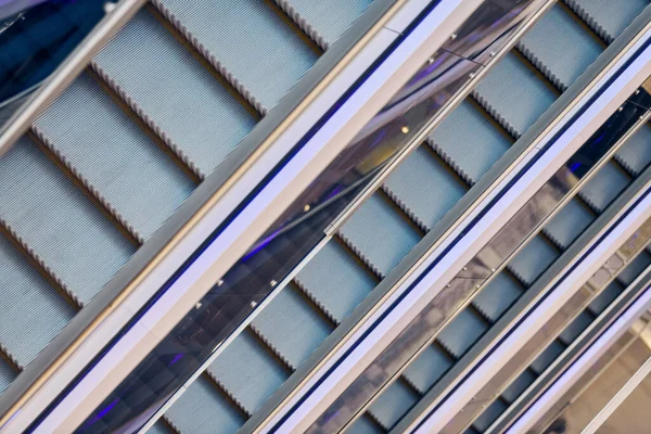 Moderne Rolltreppen Einkaufszentrum Leere Rolltreppen Bürogebäuden Einkaufszentren Oder Bahn Stationen — Stockfoto