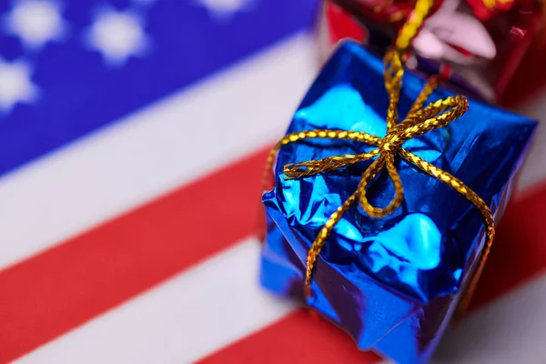 Gift Box Usa Flag American Gift Nation Green Card 4Th — Stock Photo, Image