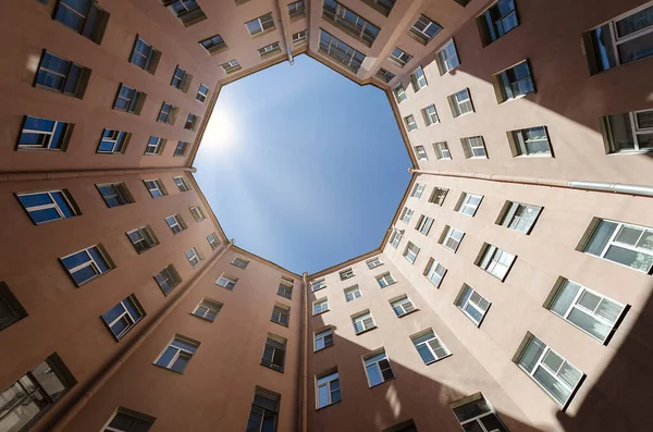 Pátio Casa Forma Octógono Edifício Octógono Com Vista Inferior São — Fotografia de Stock