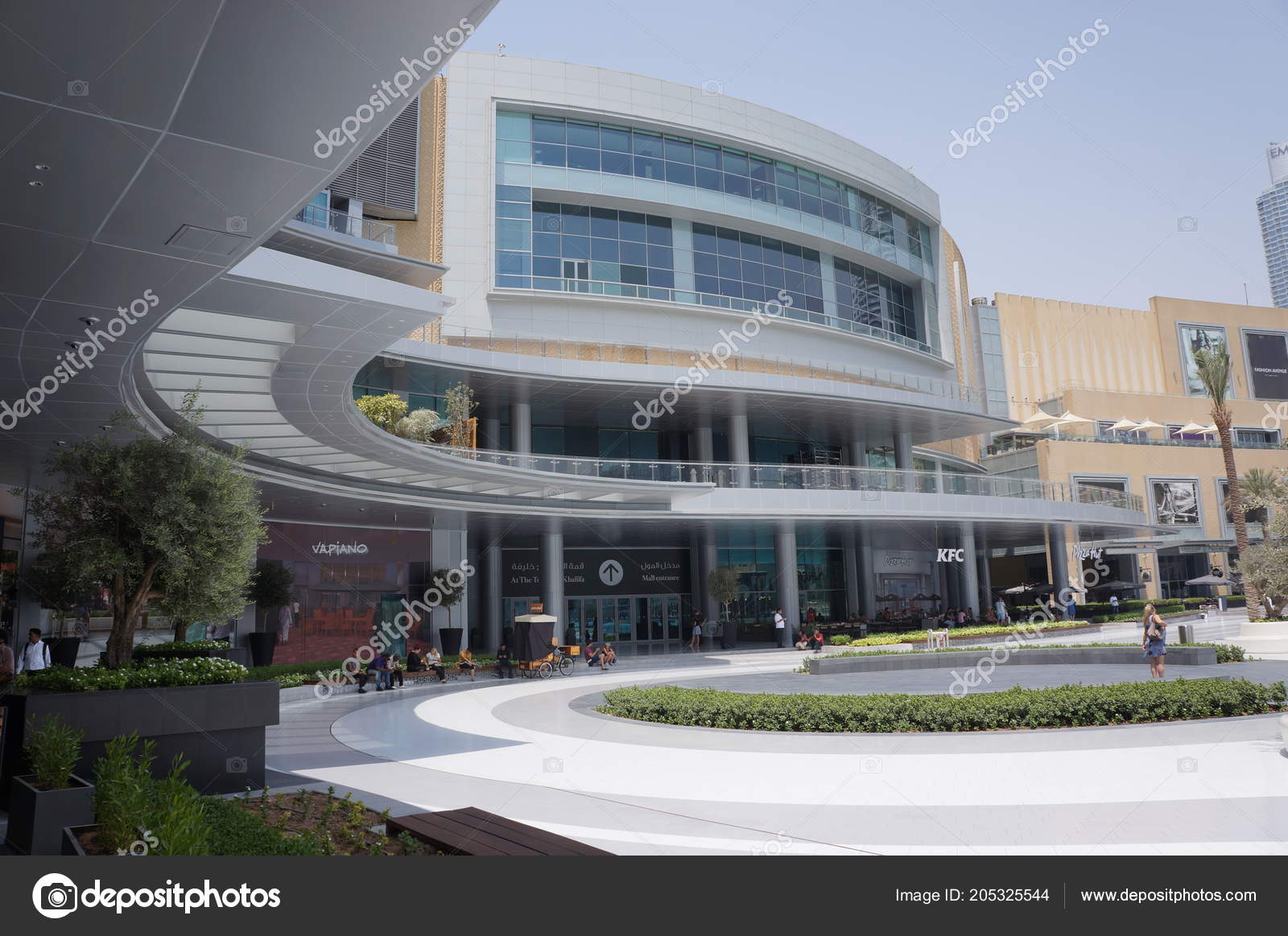 Uae Dubai July 2018 Entrance Dubai Mall Side Fountain Stock