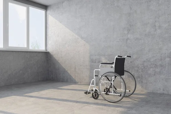 Инвалидное кресло в пустой комнате с окном — стоковое фото