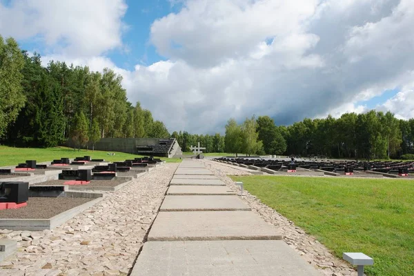 Khatyn Memorial karmaşık Belarus köyleri faşistler tarafından Büyük Vatanseverlik Savaşı sırasında Yakılan yüzlerce bir anıtıdır. 21.08.2011.