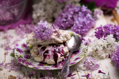 leylak ve blackberry pavlovas... Stil