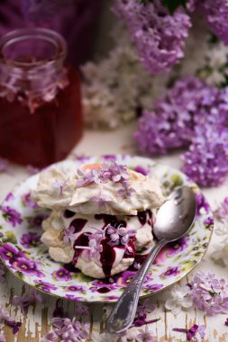 leylak ve blackberry pavlovas... Stil