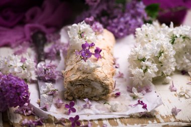 Lila merengue rullade... Stil