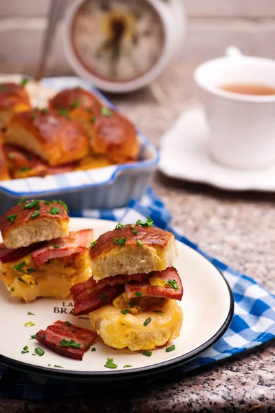 Petit Déjeuner Sliders Petits Pains Avec Bacon Selective Focus — Photo