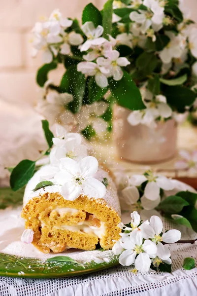 Cinnamon Apple Cake Roll Cream Cheese Style Vintage Selective Focus — стоковое фото