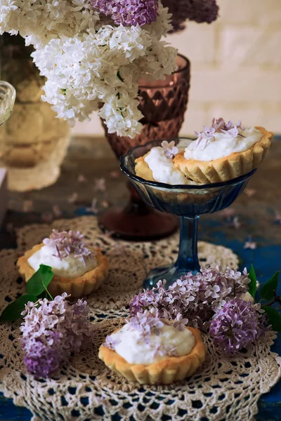 Lilac Cream Tarts Foco Seletivo Estilo Vintage — Fotografia de Stock