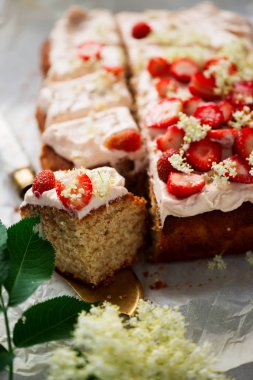 Çilek, limon ve Elderflower Cake.vintage style.selective odak