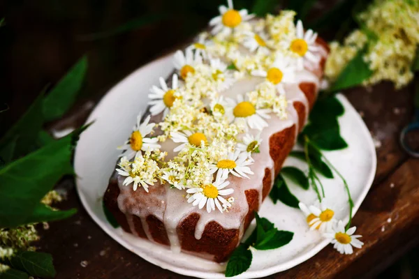 Vegan Elderflower Bal Limon Cake Rustic Style Selective Odak Çiseleme — Stok fotoğraf