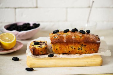 Dut limonlu yoğurt kek... Vintage style.selective odak