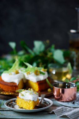 Güzel kokulu ıhlamur çiçeği güneş Cake.vintage style.selective odak