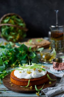 Güzel kokulu ıhlamur çiçeği güneş Cake.vintage style.selective odak