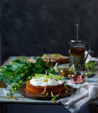 Güzel kokulu ıhlamur çiçeği güneş Cake.vintage style.selective odak
