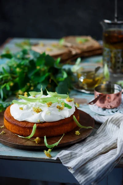 Güzel kokulu ıhlamur çiçeği güneş Cake.vintage style.selective odak