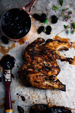 Chimichury soslu ızgara tavuk... Stil rustic.selective odak