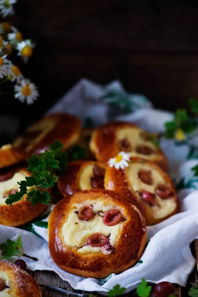 Krusbär Och Keso Fyllda Bullar Style Rustik Selektivt Fokus — Stockfoto