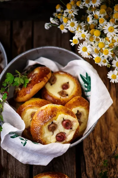 Krusbär Och Keso Fyllda Bullar Style Rustik Selektivt Fokus — Stockfoto