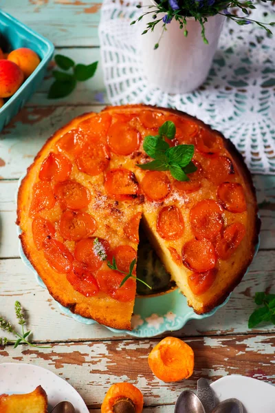 Apricot Upside Dawn Cake Style Rustic Selektiver Fokus — Stockfoto