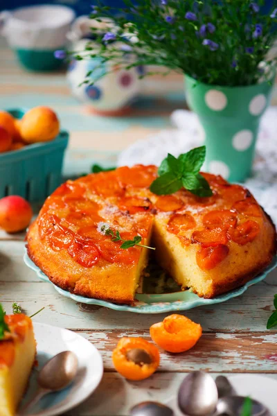 Apricot Upside Dawn Cake Style Rustic Selektiver Fokus — Stockfoto