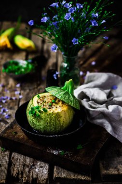 tuna.style rustic.selective odak ile kabak dolması