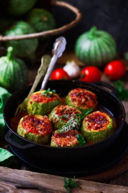 Lübnan zuccini dolması... Stil rustic.selective odak