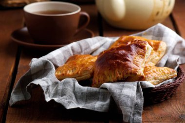 Salam ve peynir puff pastry.style rustik... seçici odak