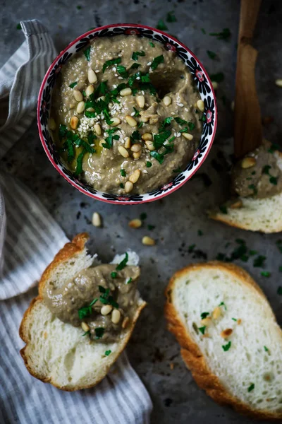 Aubergine Tahina Miso Dip Style Rustique Focus Sélectif — Photo