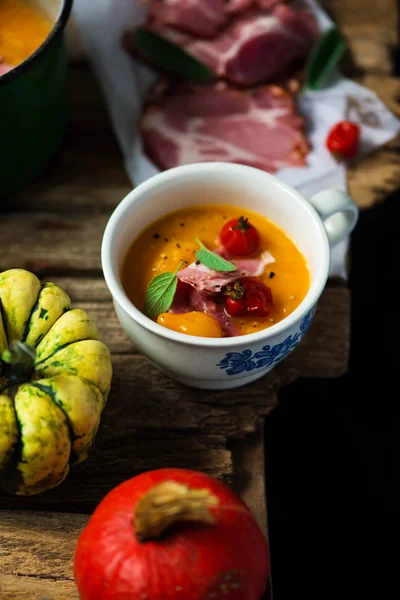 カボチャのロースト スープ スタイル Rustic Selective フォーカス — ストック写真