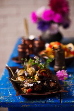 kıyılmış meat.selective odak ile Türk patlıcan ruloları