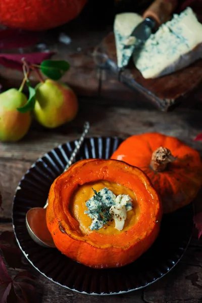 Sopa Abóbora Pêra Com Queijo Azul Estilo Rustic Selective Foco — Fotografia de Stock