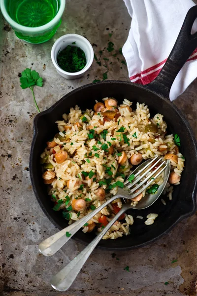 Eine Pfanne Wurst Und Reis Selektive Focus Style Jahrgang — Stockfoto