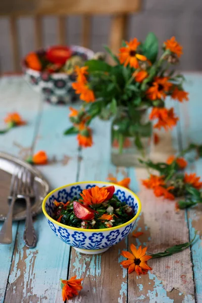 Selvaggio Primavera Verde Tabouli Style Rustic Selective Fuoco — Foto Stock