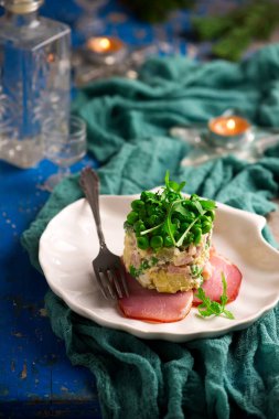 Karışık Olivier, Rus salatası, geleneksel Rus yılbaşı salatası