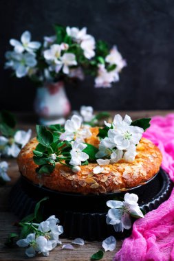 Çift Kişilik çikolata Paskalya Danimarkalı. seçici odak. rustik tarzı