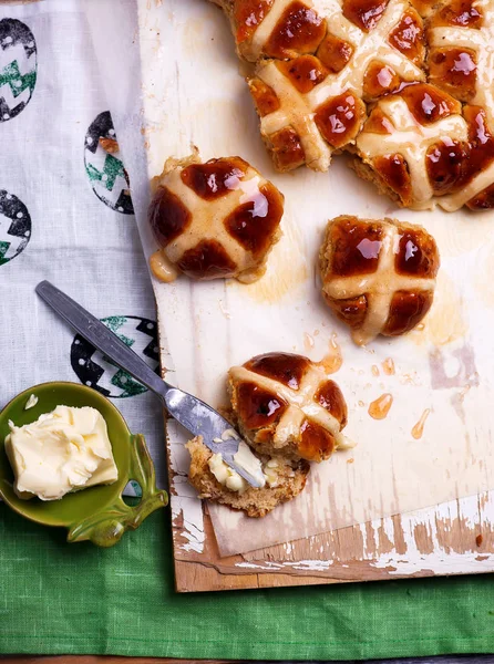 Jabłko Cynamon Hot Cross Buns Traditional Wielkanocne Wypieki Selektywny Fokus — Zdjęcie stockowe