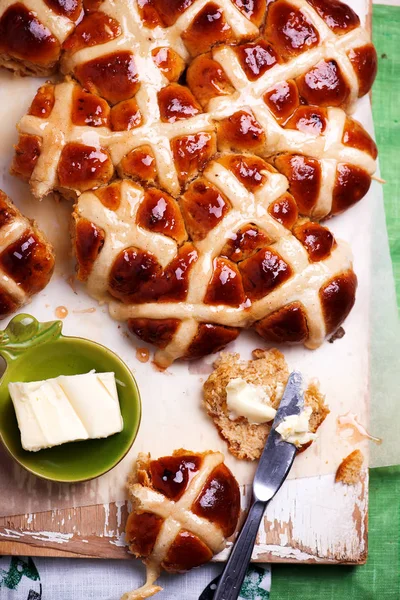 Maçã Canela Quente Cruz Buns Traditional Doces Páscoa Foco Seletivo — Fotografia de Stock