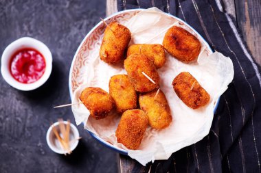 İspanyolca peynir kroket ile Ham.style rustic.selective odak