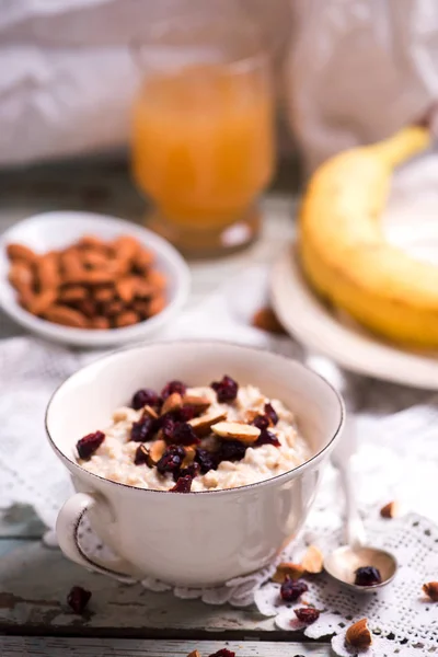 Avena Durante Notte Con Mirtillo Rosso Banana Focus Selettivo — Foto Stock