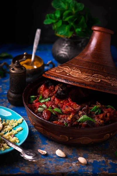 Tajín Con Cordero Frutas Secas Estilo Rústico Enfoque Selectivo —  Fotos de Stock